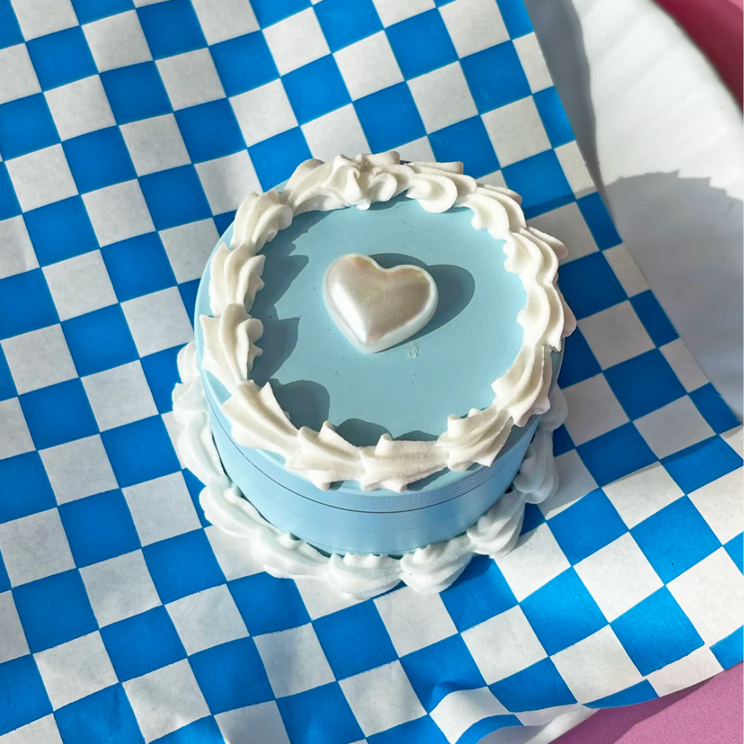 Coquette Cake Grinder